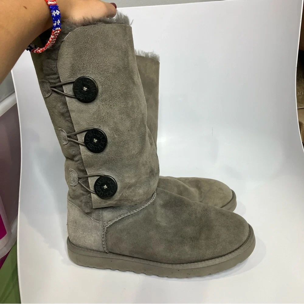 UGG Bailey button triplet ll shearling lined boots suede leather‎ women’s size